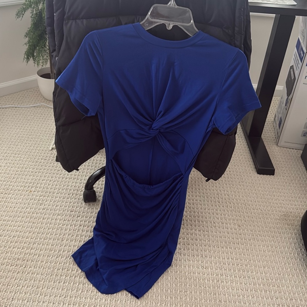 Women’s dress size small